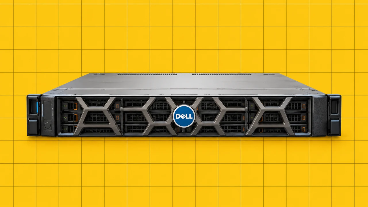 Servidor rack preto com o logótipo Dell sobre fundo amarelo quadriculado.