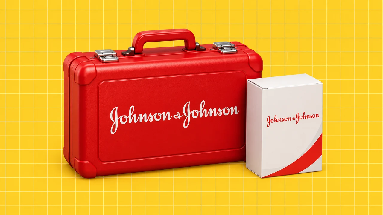 Ilustração editorial 3D: Mala médica e embalagem com a marca Johnson & Johnson sobre grelha amarela.